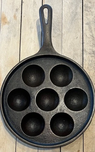 Vintage Griswold No. 32 Cast Iron Aebleskiver Pan 962 Erie PA Danish Cake 7 Cup