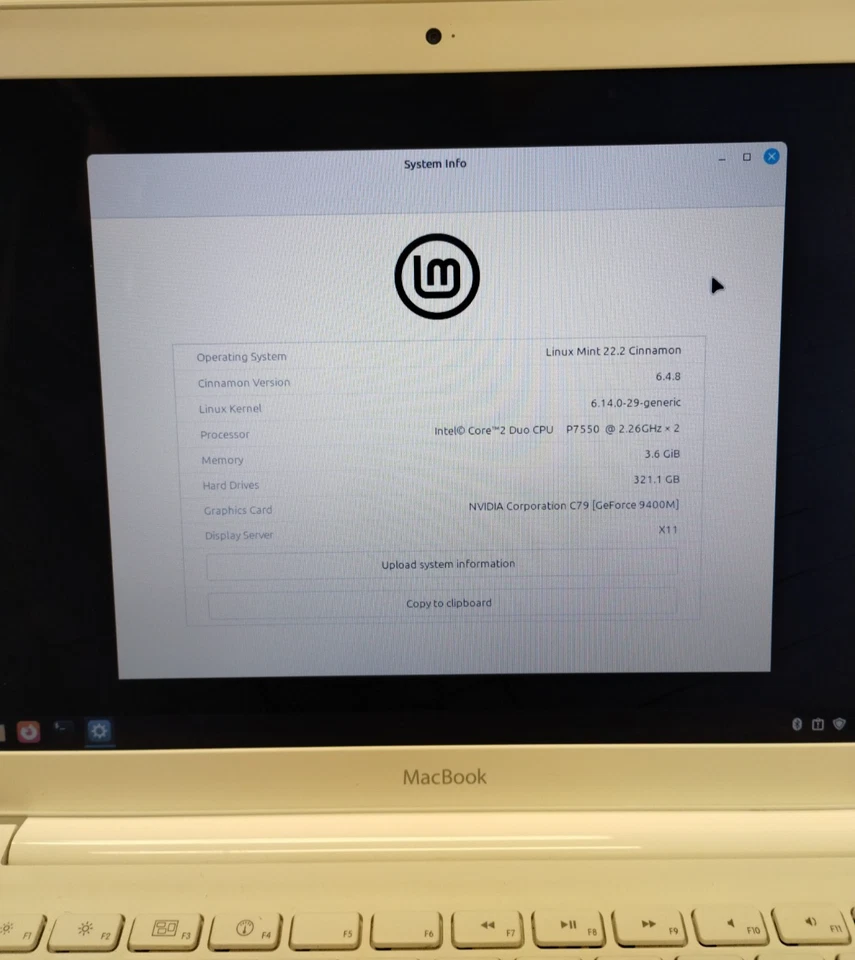 Apple MacBook A1342 2009 13.3'' Core 2 Duo P8700 4GB RAM GB HDD Linux Mint - Image 2 of 4