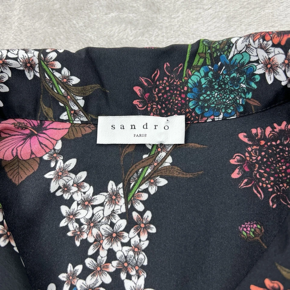 Blusa Sandro Paris estampado floral con solapas para mujer talla 1 negra seda con botones Foto 4 de 4