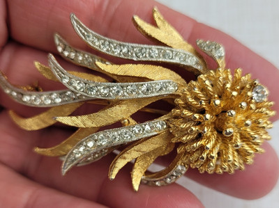 Vintage BSK Shooting Star Comet Brooch Gold Tone With Clear Rhinestones READ