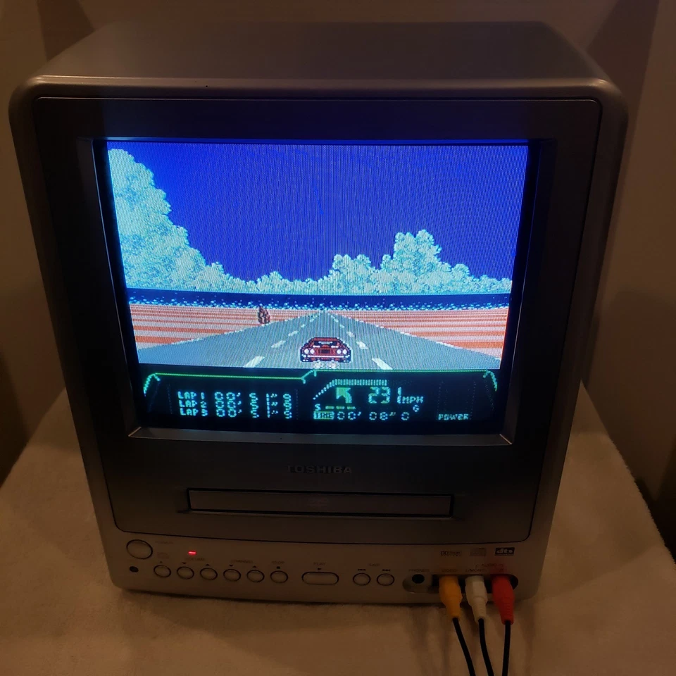 Toshiba 9” CRT TV/DVD Combo Player Gaming Tube MD9DP1 ⚠️ DVD PLAYER NOT WORKING - Image 3 of 4