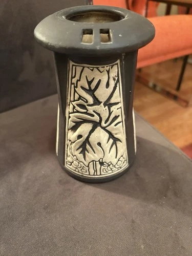 Rare Weller Arts & Crafts Claywood Reticulated Pottery Vase Great Leaf Design