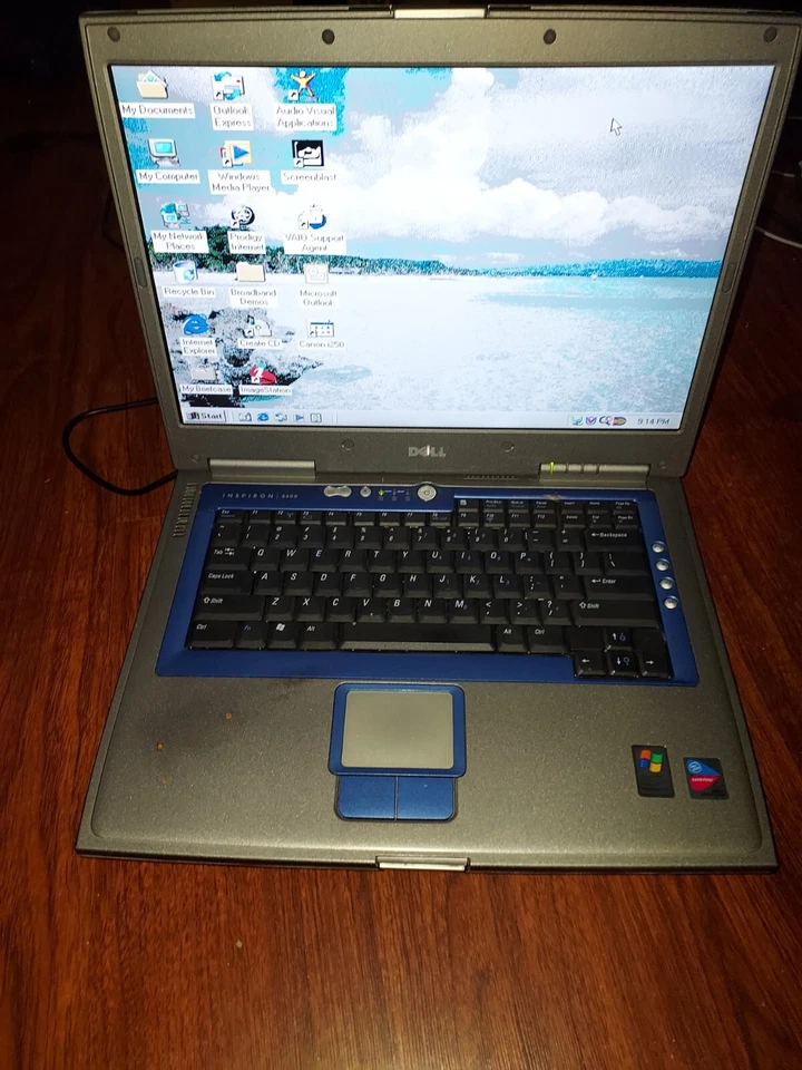 Laptop Dell Inspiron 8600 15,4" - ENCIENDE Y FUNCIONA PERO NECESITA REPARACIÓN - Foto 2 de 4