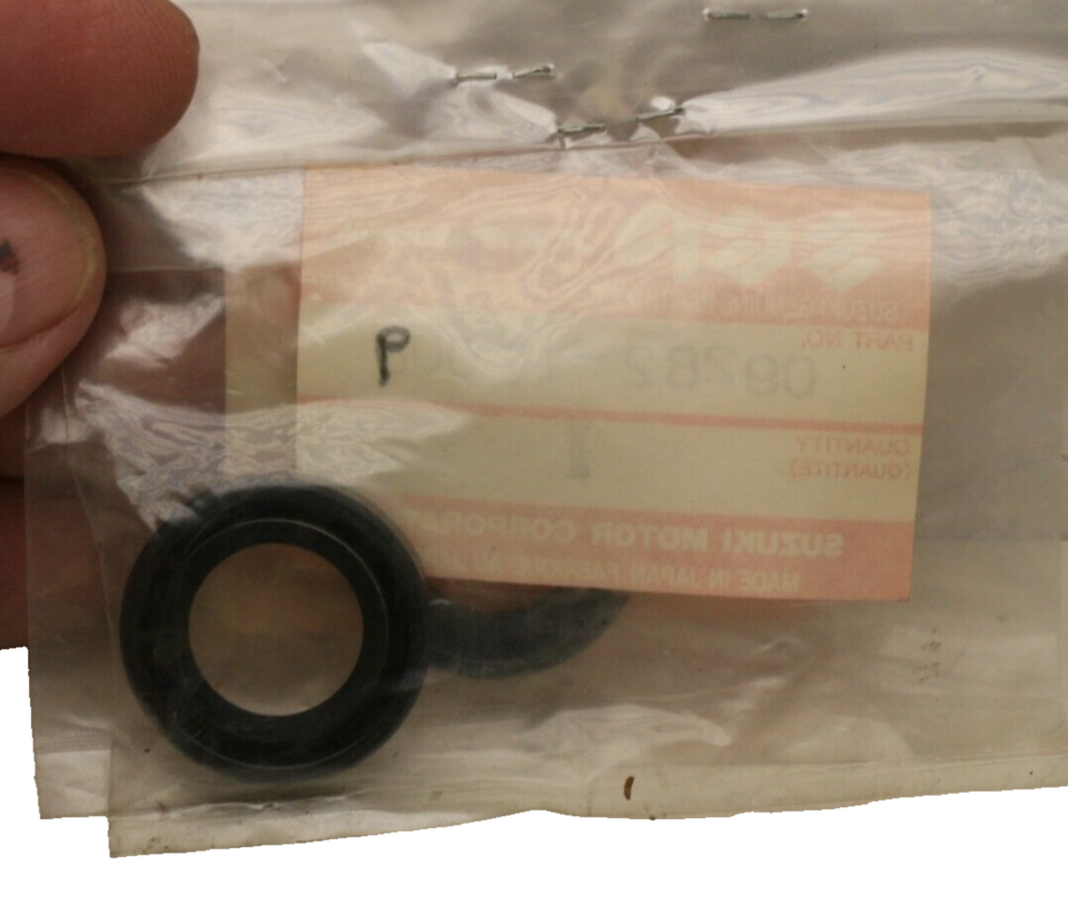 NOS Suzuki Outboard Drive Shaft Oil Seal 0928217008 Superseded to 0928217009 eBay