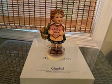Hummel Goebel Valentine Gift Figurine Girl with Heart TM5 #387 1972
