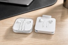 Lot 2 Apple OEM Wired Stereo Earphones Mic Remote 3.5mm iPod iPhone 3 4 5 6 NIB