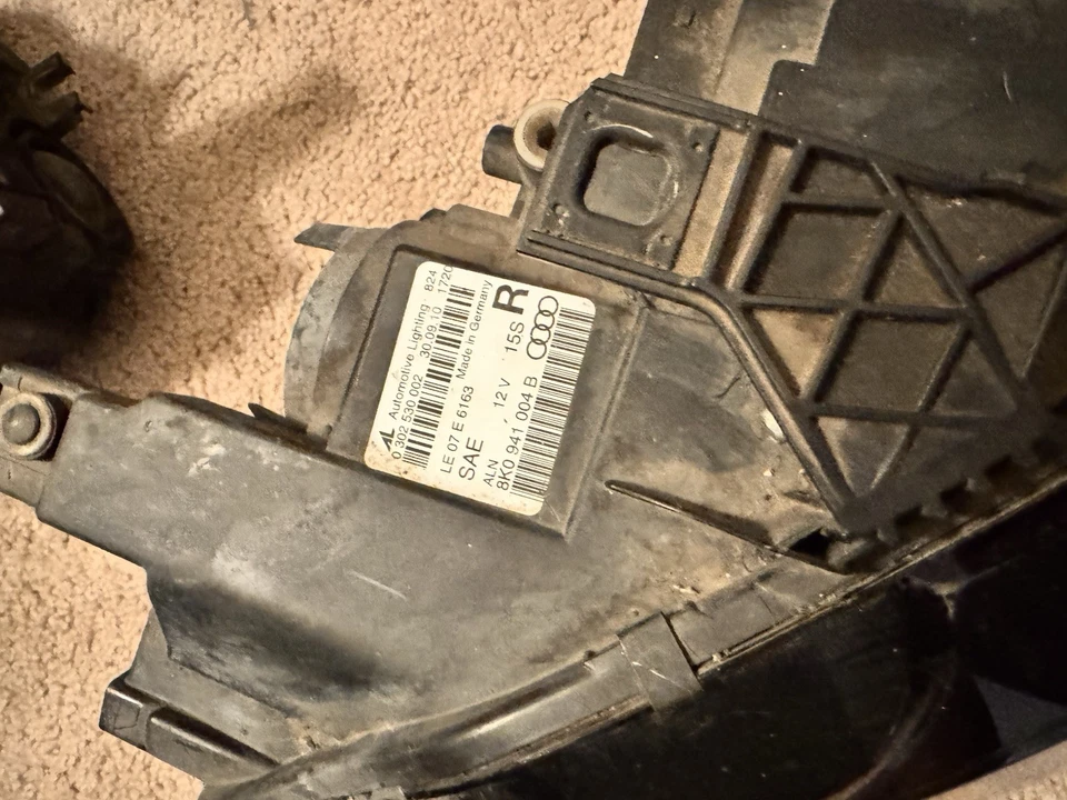 Faros halógenos Audi A4 2010 OEM sin bombillas y excelente estado izquierda y derecha Foto 4 de 4