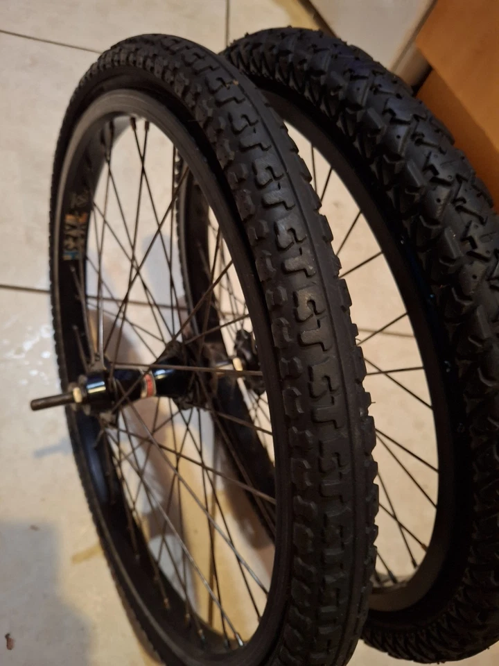 Juego de ruedas BMX GT. Old School. Mid School. GT BMX Foto 2 de 4