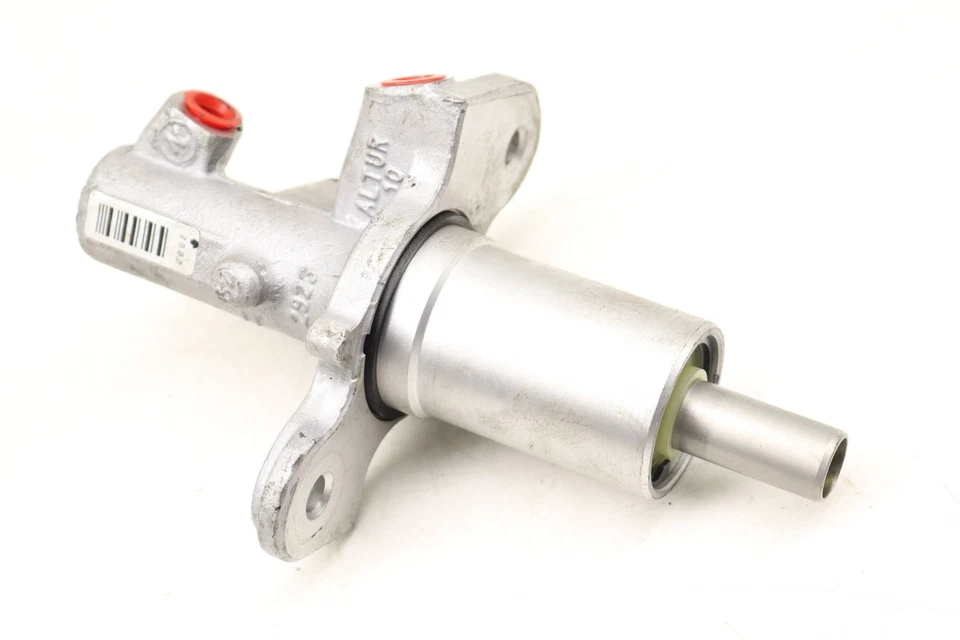 2014-2016 BMW 535D XDRIVE — главный тормозной цилиндр 6796729 - Изображение 2 из 4