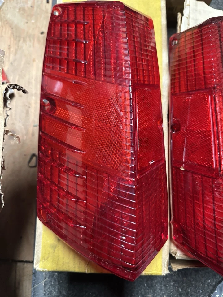 Nuevo de Lote Antiguo Oldsmobile Cutlass - Vista Cruiser Wagon: 1970, 1971, 1972, luz trasera izquierda Foto 2 de 4