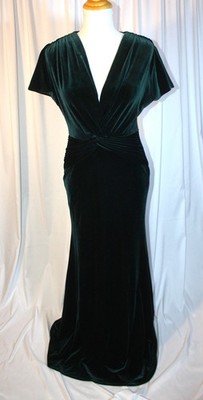Aqua Brand long dark green short sleeve velvet maxi dress size 4 formal elegant