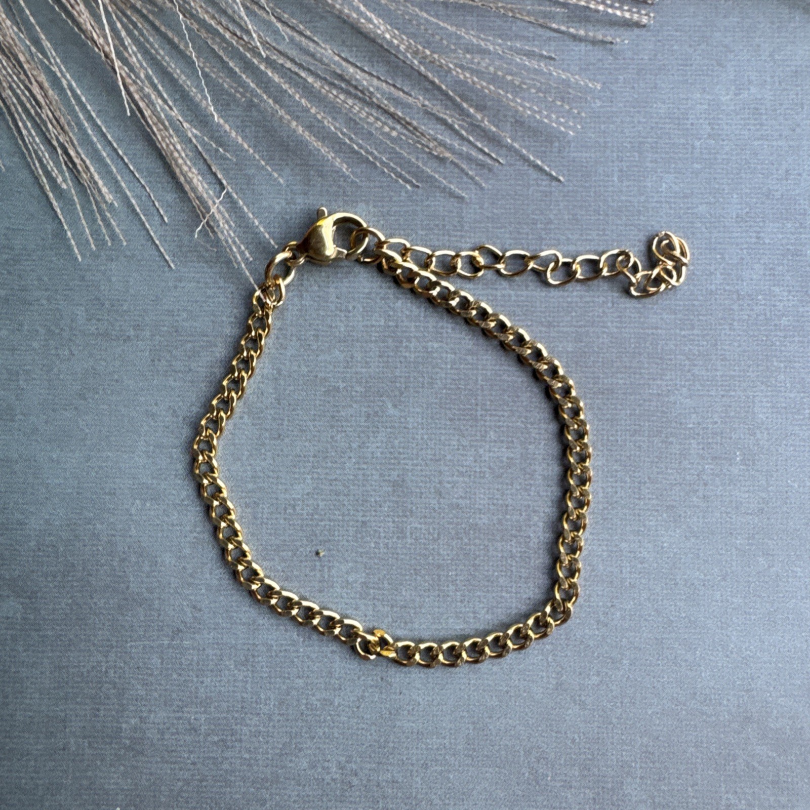 18K Gold Plated 2.5mm Curb Chain Bracelet 5.5 Inch Stainless Steel