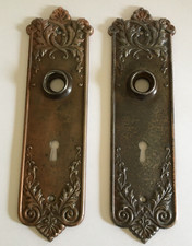 RARO ANTIGUO ~ PLACAS DE PUERTA ESTAMPADAS DE COBRE ~ DE LA CASA VICTORIANA DE 1890 8,5" de largo