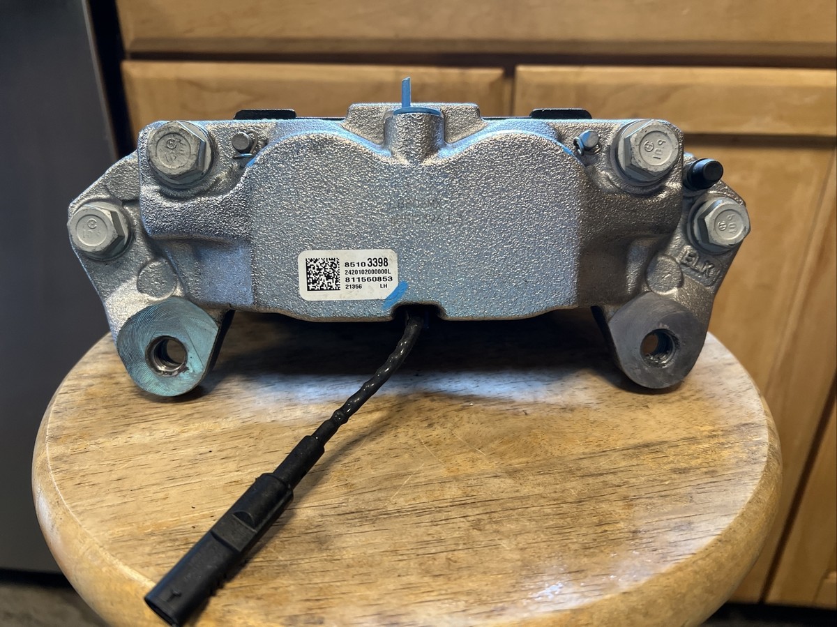 GM 2021 Front Calipers 85103399 85103398 for Sierra Escalade 
