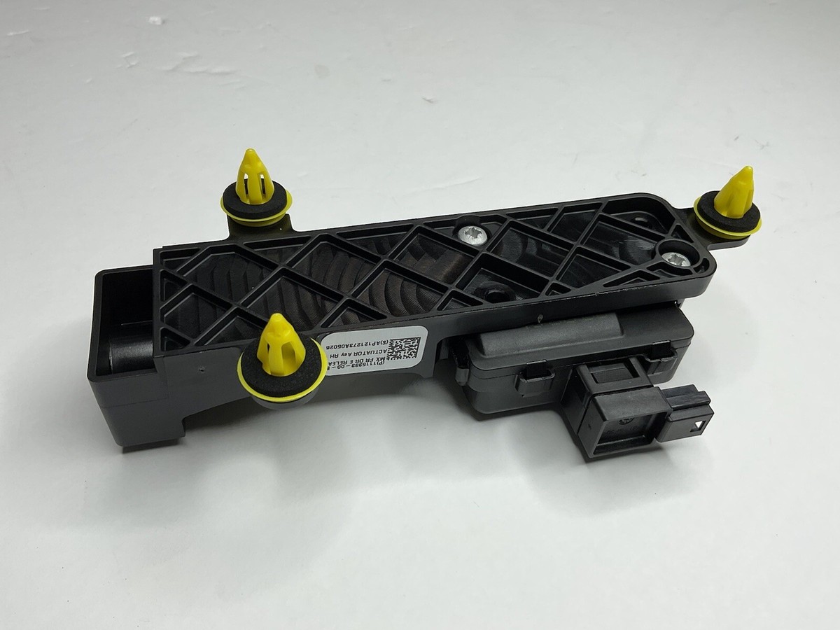 【メル11883②】 2016-2020 Tesla Model X Front Right Hand Passenger Side Release