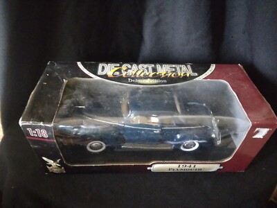 Road Signature 1941 Plymouth Deluxe Coupe 1:18 Diecast Model Car
