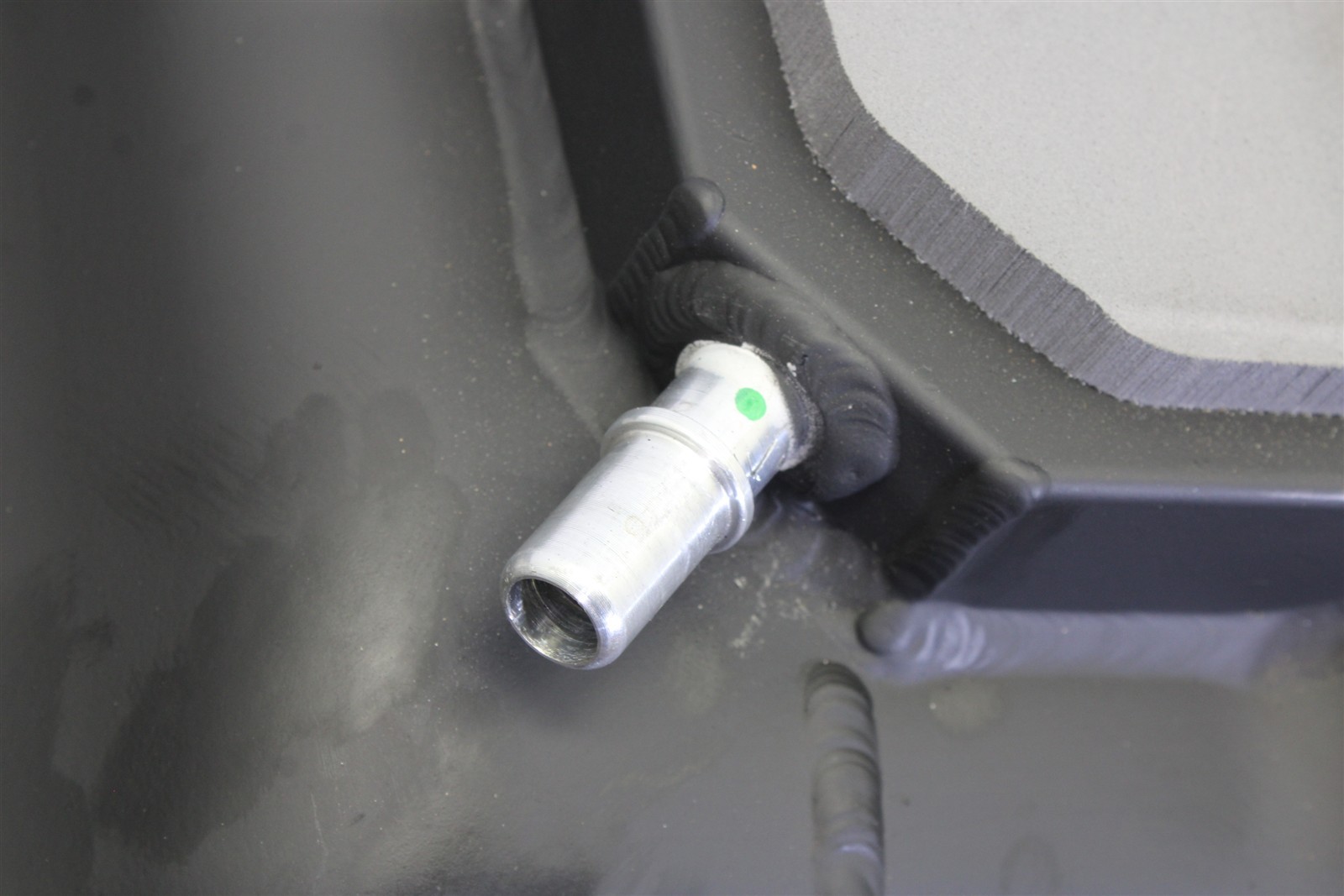 McLaren Artura 2025 Fuel tank