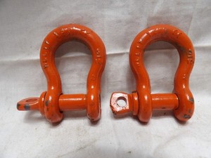 Pair of USA made 1 Ton Shackles 5/16"