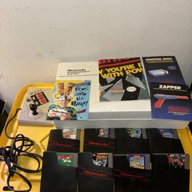 Nintendo NES Juego de Acci&oacute;n Completo en Caja con 8 JUEGOS! y ventaja NES 