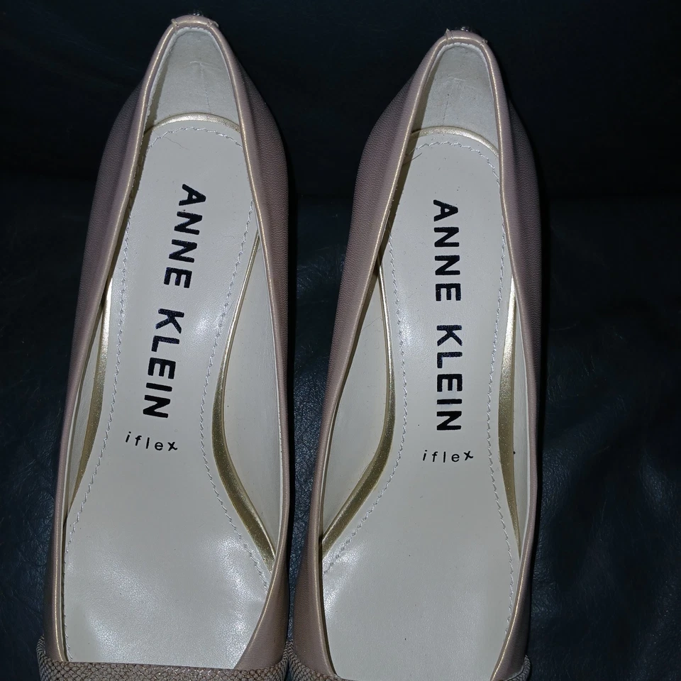 NUEVO Bomba Akferri Anne Klein iFlex Dorado y Beige Talla 8.5M Confort Acento León Foto 4 de 4