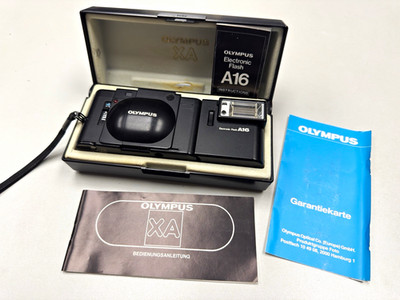 Olympus XA 35mm mit Electronic Flash A16 & Etui