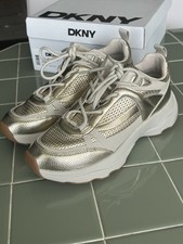 NIB DKNY Juna Women's Lace-Up Sneakers White Gold Metallic US 7.5 EU 38 UK 5