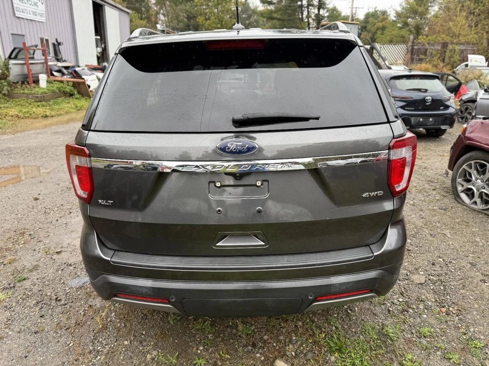 Ford Explorer 2016-2019 sistema de escape completo original Foto 4 de 4