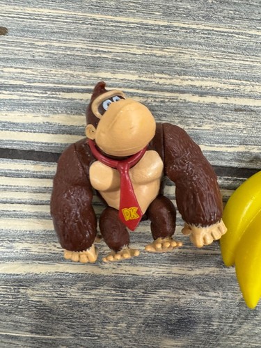 Donkey Kong Figure With Bananas Collectible Toy 3" Brown & Yellow Plastic Vintag - Picture 2 of 4