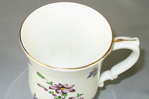 ROYAL VICTORIA FINE BONE CHINA ENGLAND FOOTED TEA CUP COFFEE PURPLE FLOWERS - Picture 6 of 8