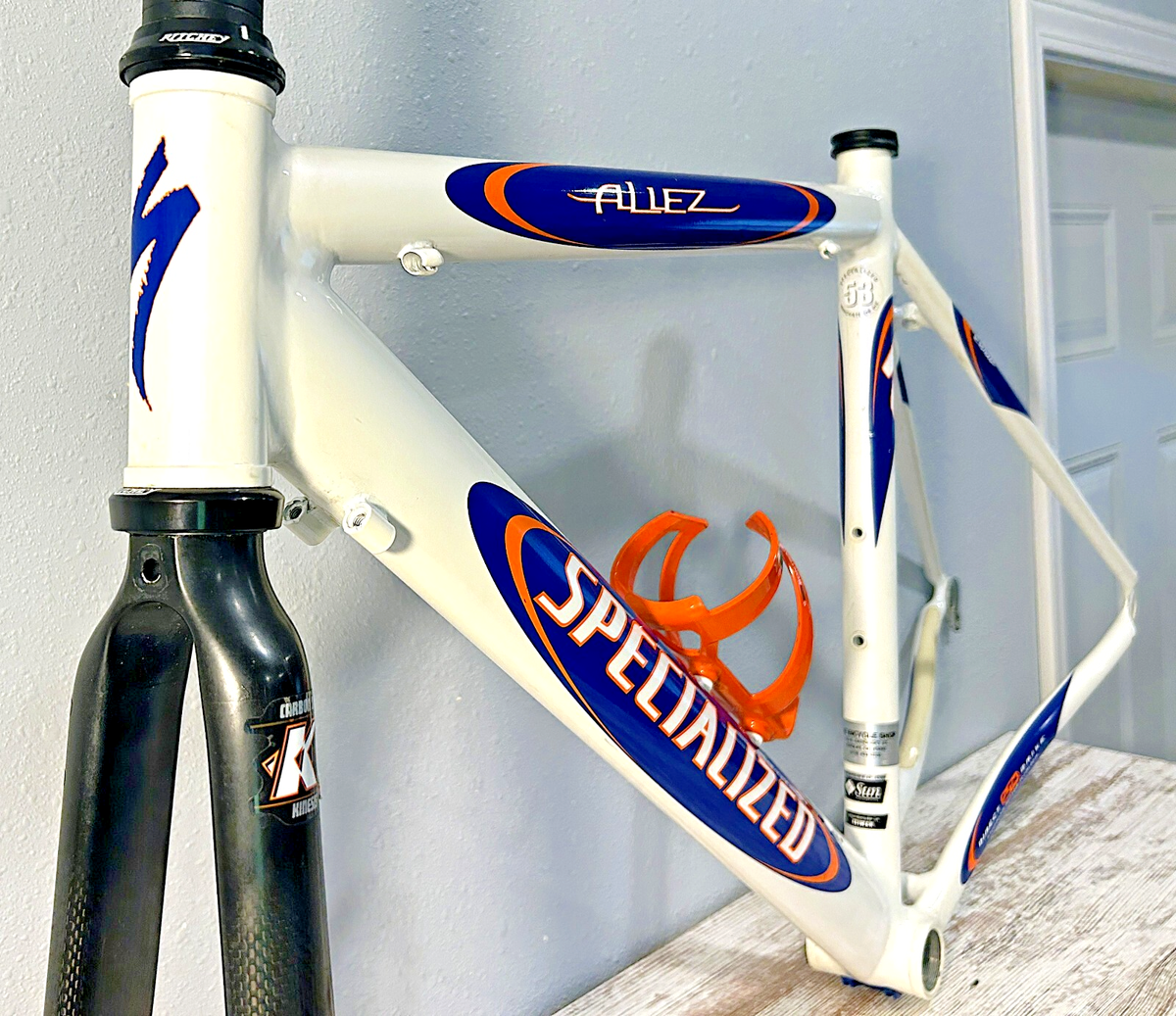 Specialized Allez aluminum frame / carbon fork road bicycle team