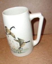 VINTAGE 1960'S HYALYN #641 POTTERY COFFEE CUP Mug FLYING PHEASANTS MADE IN USA
