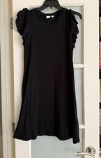 GAP little black dress - easy to wear. Size M