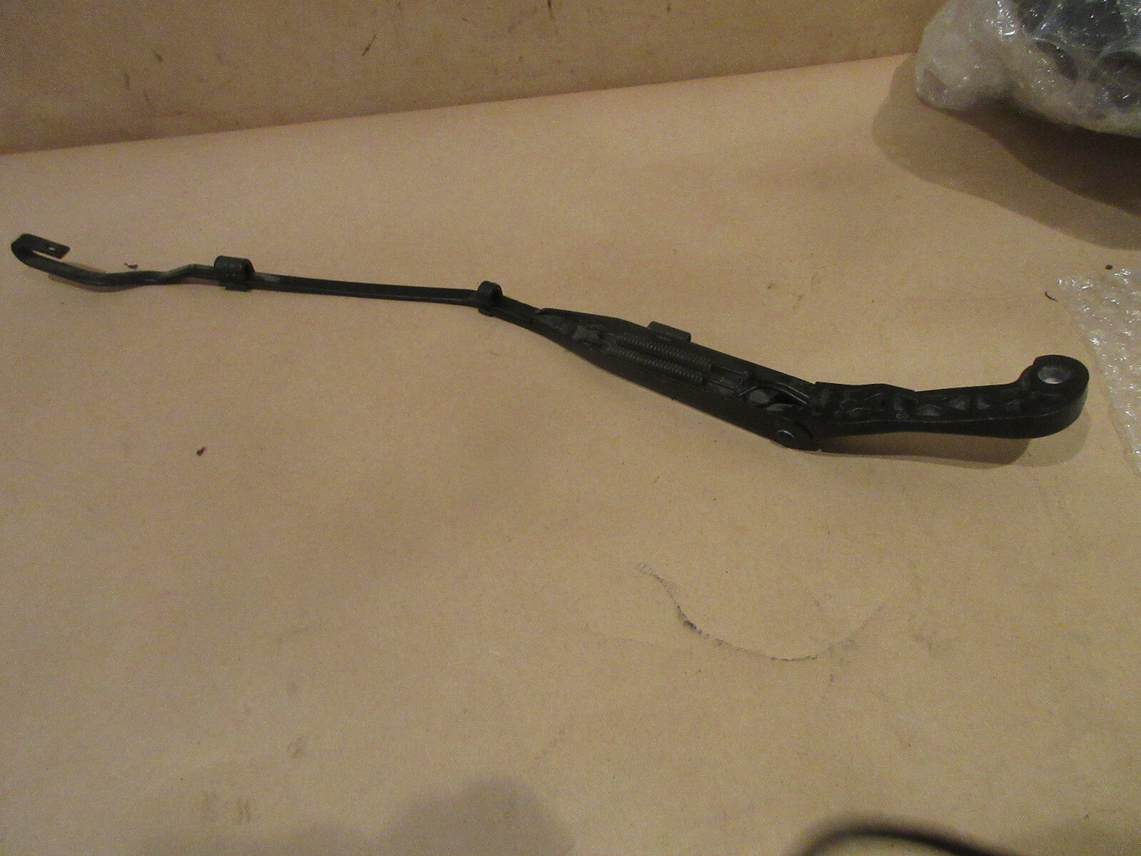 Ferrari 355  Passenger / RH Windshield Wiper Arm (USED) - P/N 64610200