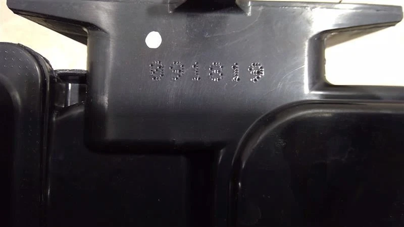 Chevrolet Malibu 2016-2020 bote de vapor de combustible 84410850 Foto 2 de 4