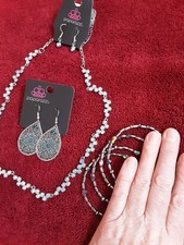 Paparazzi Sparkling Blue/Iridscent Multi Gem Necklace/Bracelet/Earring Set