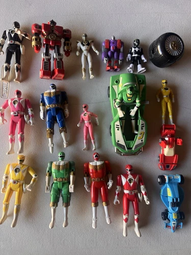 Lot Of 17 Vintage 90’s Power Rangers Transforming Figures.