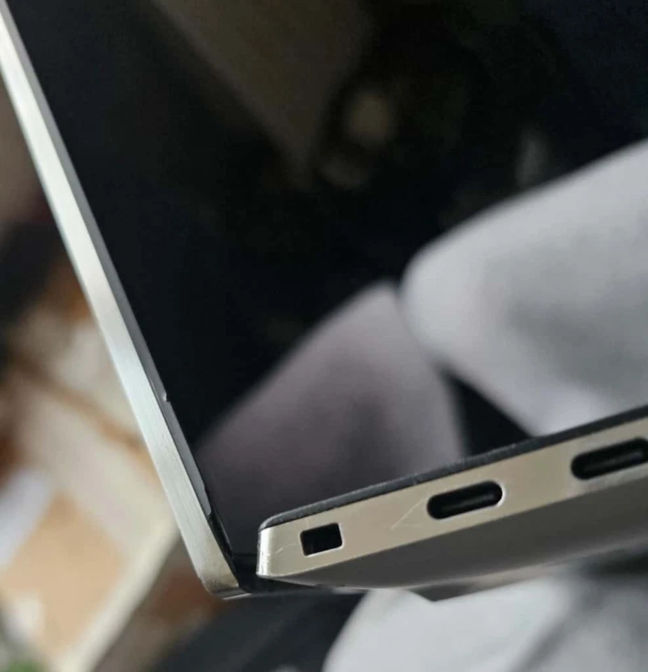 Dell XPS 17 9720 UHD i7-12700H 32GB RAM 4k Touch RTX 3060 Laptop - Image 4 of 4