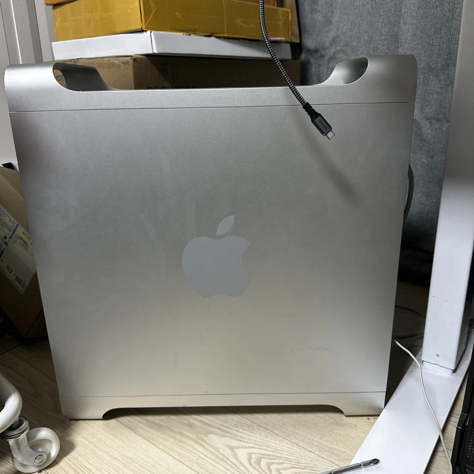 Mac Pro 5‘1 2012 Dual 6 Core CPU, RX 580, 96GB RAM, 1TB SSD, with Pixlas Mod - Image 3 of 3