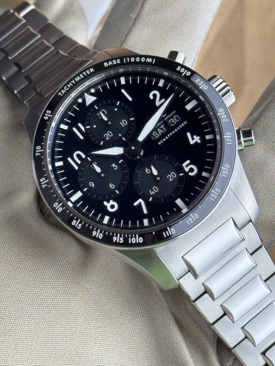 IWC 時計 実機レビュー】 IWCの文字盤が丸ごと光る前代未聞のセラミック時計