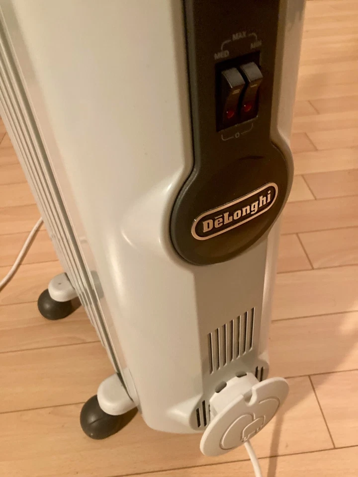 DELONGHI RADIATEUR RADIA S TRRS0715 1500W Bain d'Huile TTB Chauffage d'Appoint - Photo 2/3