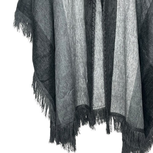 Handmade by Kichwa Indigenous Daky Native Poncho Ecuador Alpaca Hooded Fringe - Picture 3 of 10