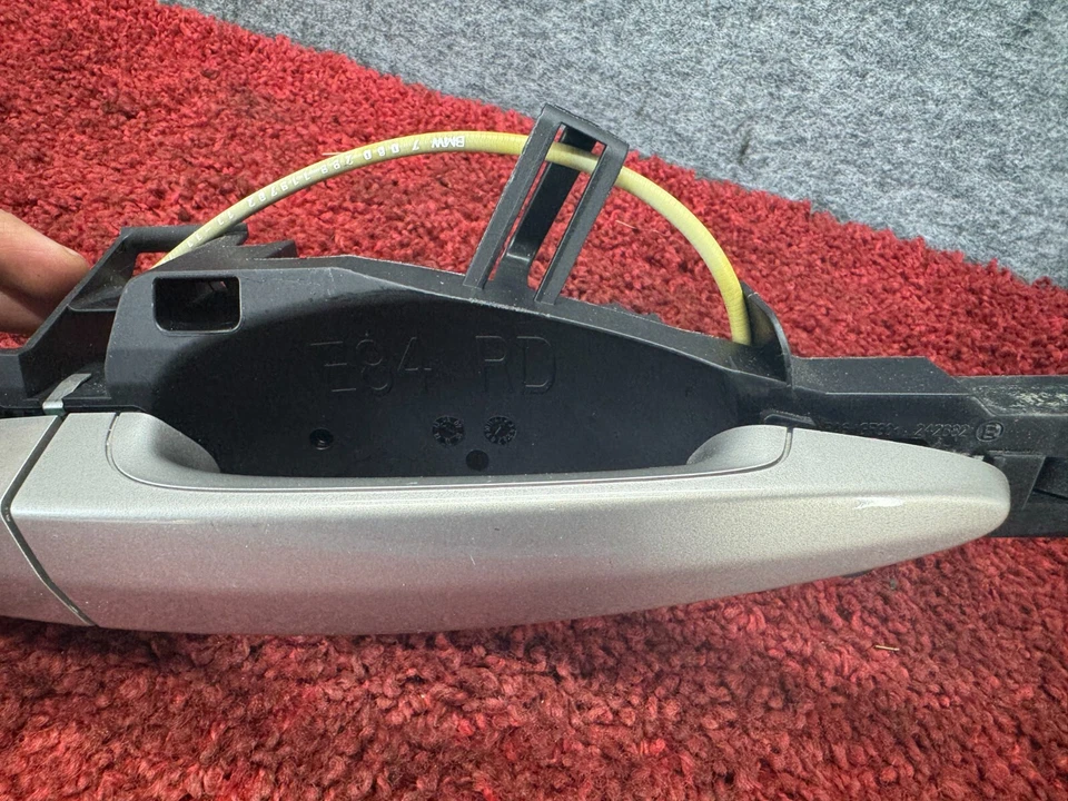 BMW E90 E84 E92 MANIJA PUERTA DELANTERA DERECHA CONFORT ACCESO SIN LLAVE OEM 76K Foto 3 de 4