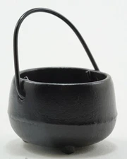 Dollhouse Miniatures 1:12 Scale Black Cauldron #IM65608