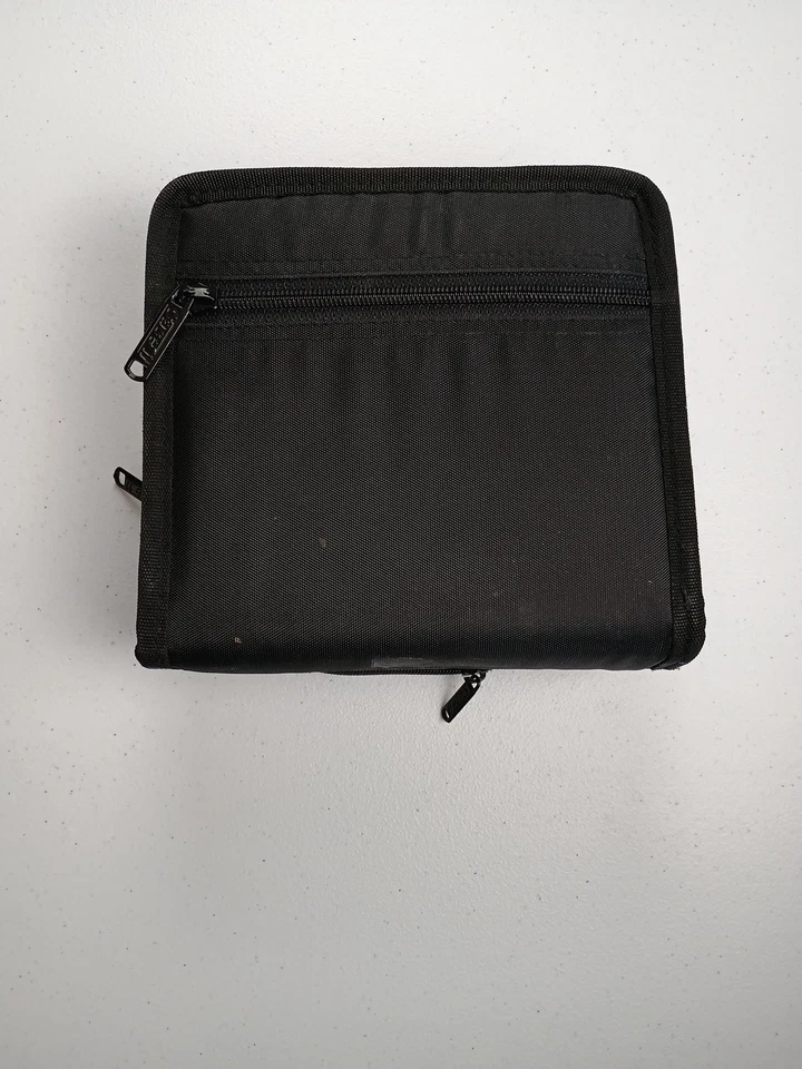 case it cd Player And case holder. 26 CDs,Y2K - Image 3 of 4