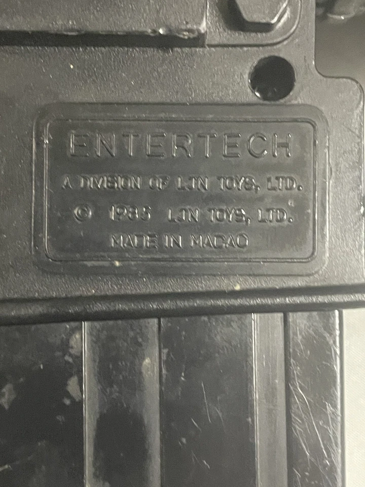 Entertech AM-16 Toy Water Gun Water Blaster W/ Removable Magazine Used Condition - Image 4 of 4