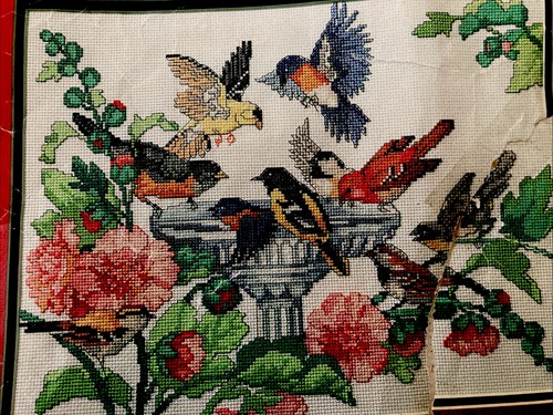 Vintage 1994 Bucilla gezähltes Kreuzstich-Set Vogeltränke Vögel Blumen #40863