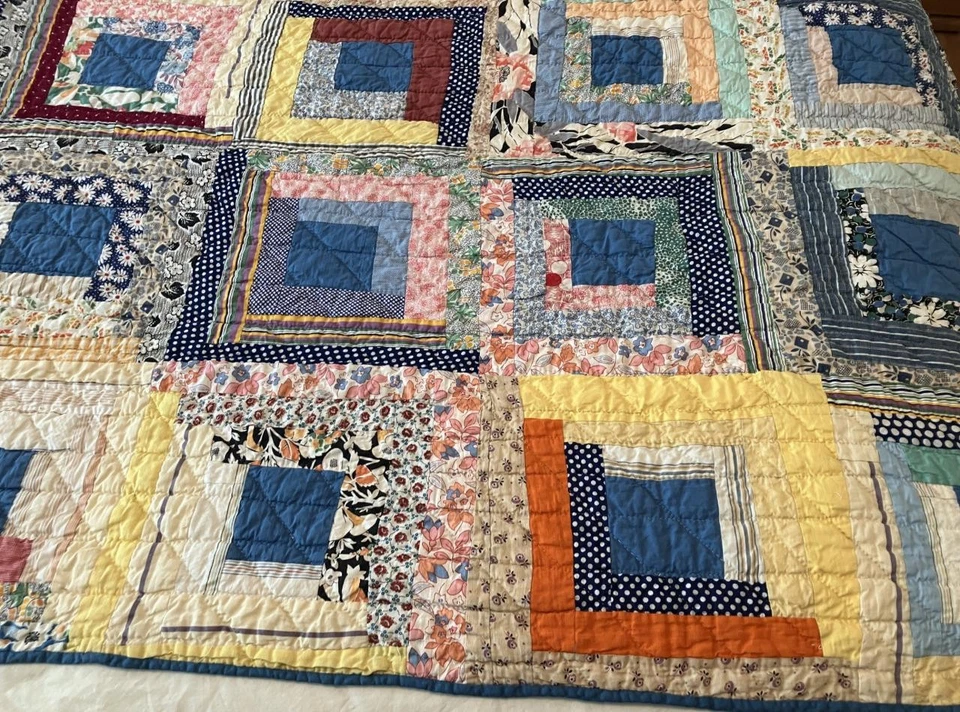 Vintage 1940s scrappy log cabin quilt, Straight Furrows - Image 4 of 4