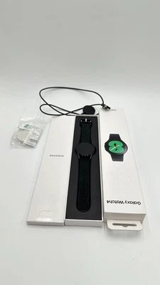 Samsung Galaxy Watch4 - 44mm - Schwarz - SM-R860 - Displayriss - funktionsfähig - Bild 1 von 4