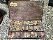 DEFECTIVE DEVOE PERMANENT ARTIST SOFT PASTELS 100 IN BOX G3D