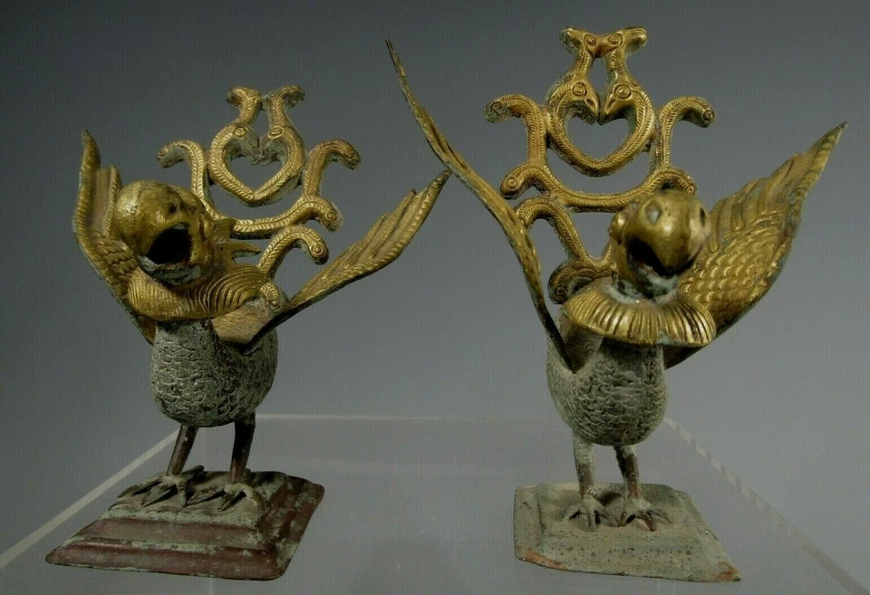 Par de estatuas votivas tailandesas de bronce dorado de Tailandia de Garuda alado aprox. Siglos 19-20. Foto 3 de 4